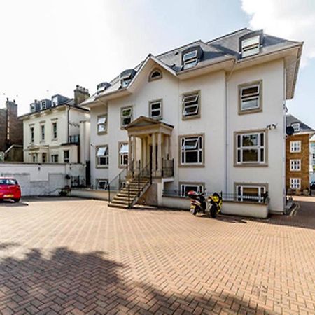 Windsor Holiday Apartments Лондон Экстерьер фото